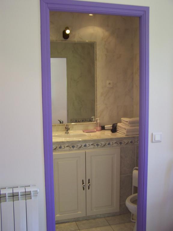 Les Cigales Bed & Breakfast Charols Room photo