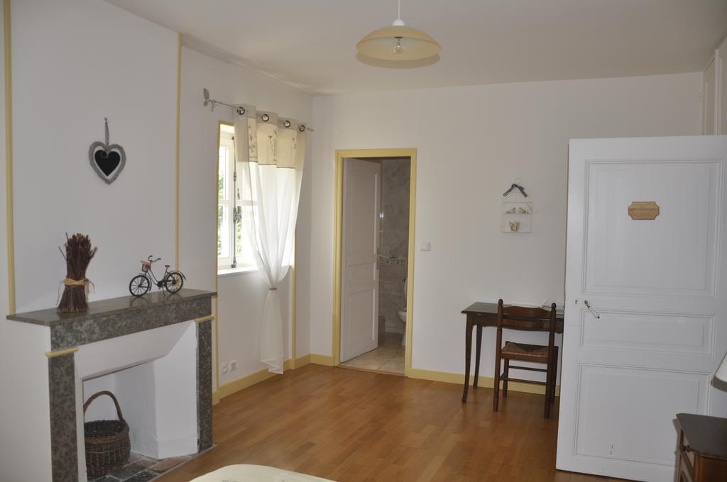 Les Cigales Bed & Breakfast Charols Exterior photo